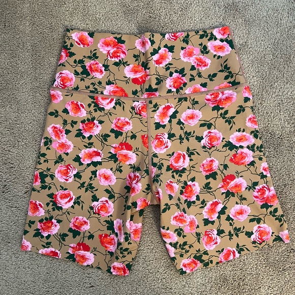 AERIE FLOWER BIKER SHORTS - Picture 2 of 5